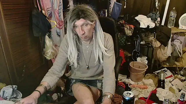 Ombeline1 online show from January 6, 6:00 pm