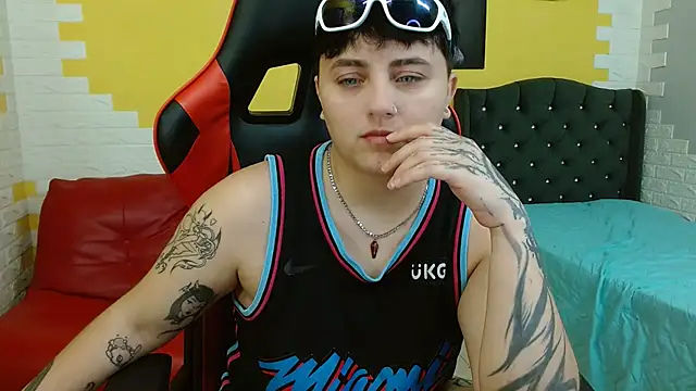 isabeautyx19 online show from November 9, 2:40 am