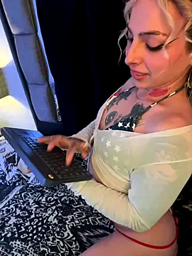 Snapshot of Bonnie_vega chatting on October 22, 9:09 pm Bonnie vega online show from October 22, 9:09 pm