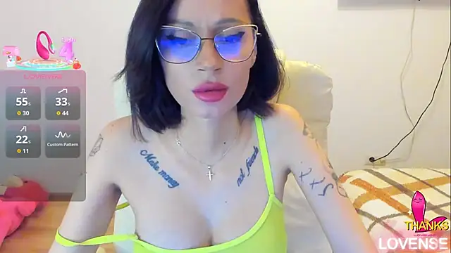 kissnicol32 online show from January 10, 5:28 pm