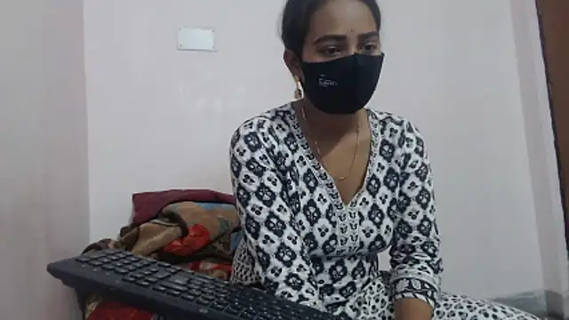 Snapshot of wildbabes chatting on October 30, 8:43 pm wildbabes online show from October 30, 8:43 pm