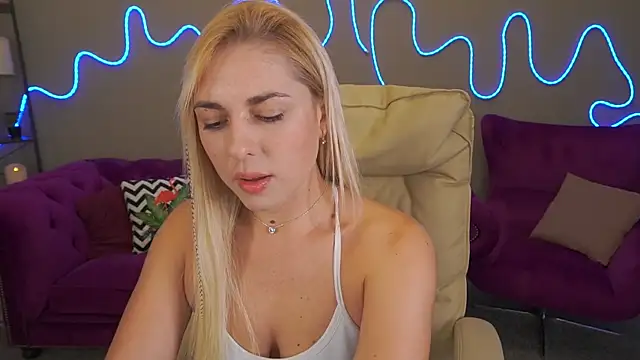 ArishkaLulu online show from October 6, 5:57 am