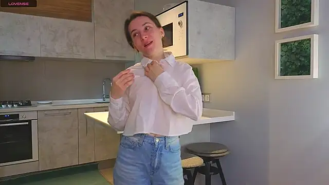 DonnaBurkee online show from October 9, 4:16 am