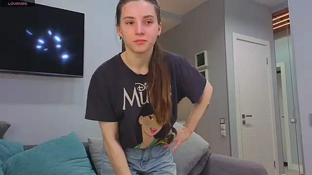 DonnaBurkee online show from November 9, 4:41 am