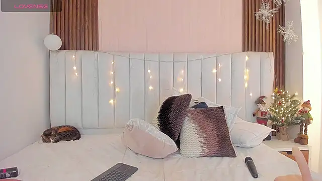 ivy collins online show from December 4, 2:14 am