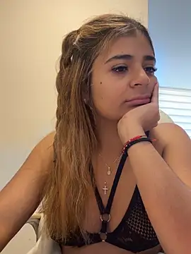 pamell col online show from October 31, 1:26 pm