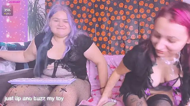 Snapshot of Freakcute_ chatting on October 23, 2:23 pm Freakcute online show from October 23, 2:23 pm