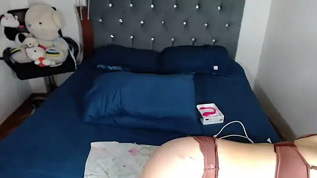 Chantal hott online show from March 3, 9:21 pm