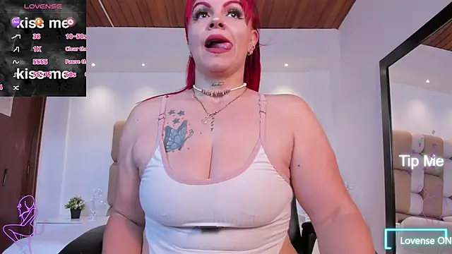 victoria mooree online show from October 6, 5:18 pm