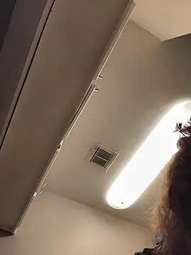 renegade vyxxen online show from November 19, 5:51 am