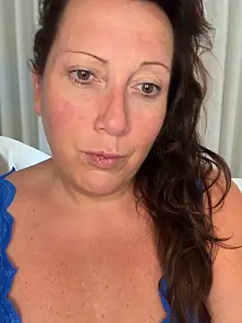 Snapshot of xsexycurvymilf chatting on September 22, 2:04 pm xsexycurvymilf online show from September 22, 2:04 pm