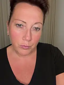 Snapshot of xsexycurvymilf chatting on October 8, 3:16 pm xsexycurvymilf online show from October 8, 3:16 pm