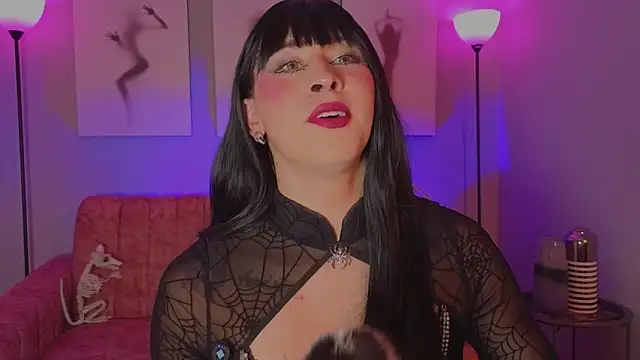 Juliana Saenzz online show from October 27, 8:21 am