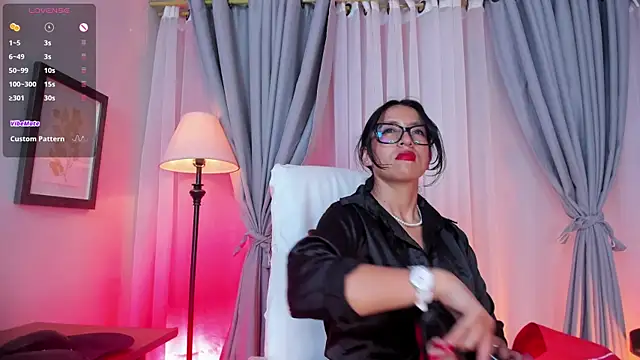 kira moon   online show from November 4, 9:09 pm