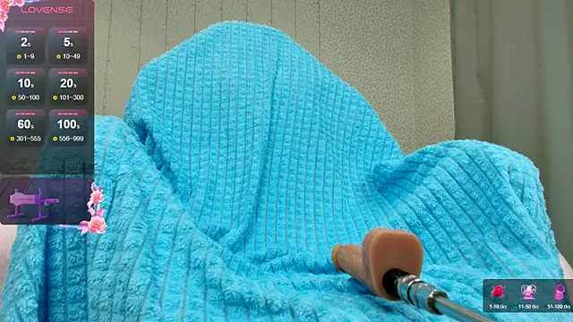 oliviiaa online show from January 14, 12:15 am