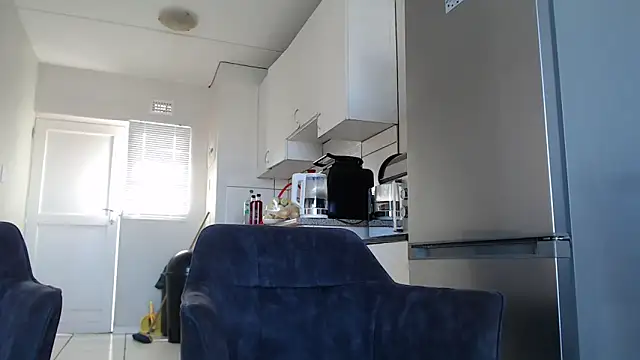 officialkhakes za online show from December 19, 3:48 pm