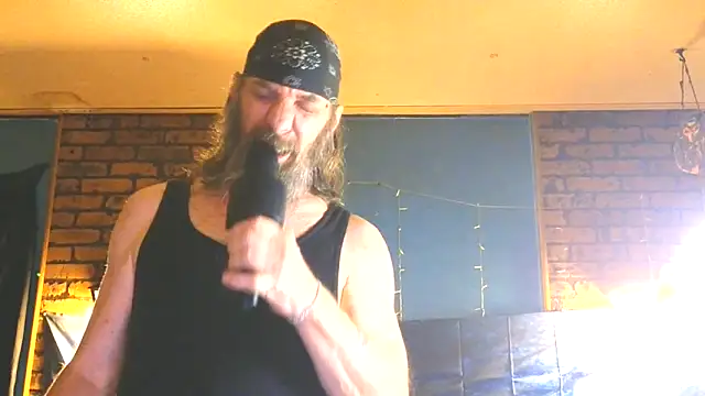 Snapshot of PropertyAndBiker chatting on October 22, 11:10 pm PropertyAndBiker online show from October 22, 11:10 pm
