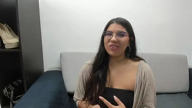 Luna Dumont online show from October 10, 11:15 am