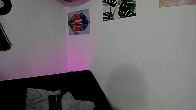 kassandra james online show from October 4, 9:08 pm