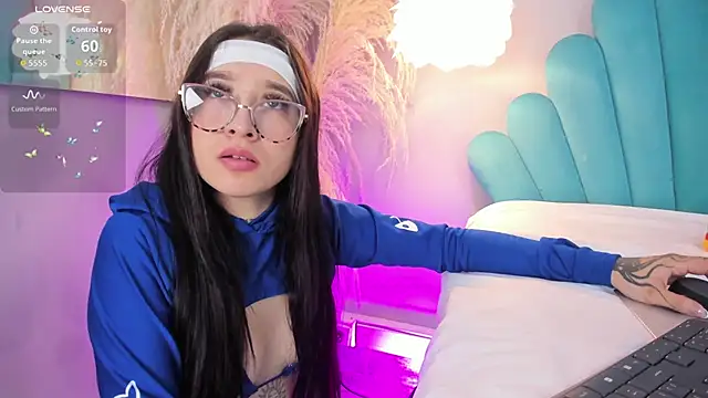 EriKlein online show from November 24, 10:45 pm