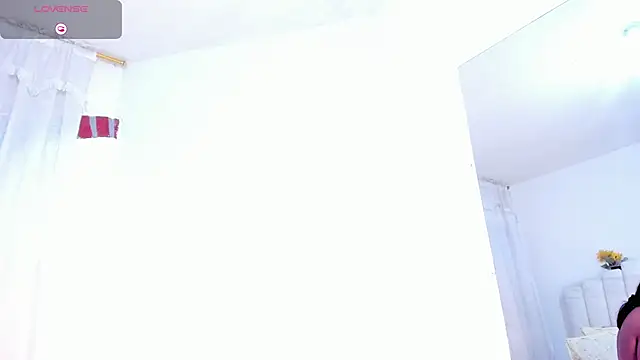 RoxannaBlanche online show from October 27, 12:44 pm