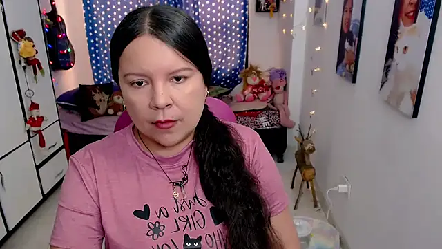 claryssa  online show from February 25, 8:40 pm