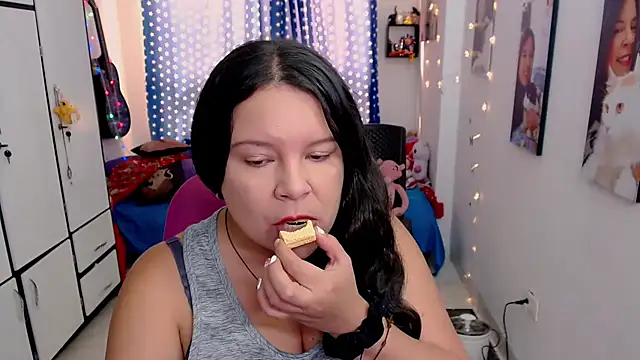 claryssa  online show from November 20, 6:20 pm