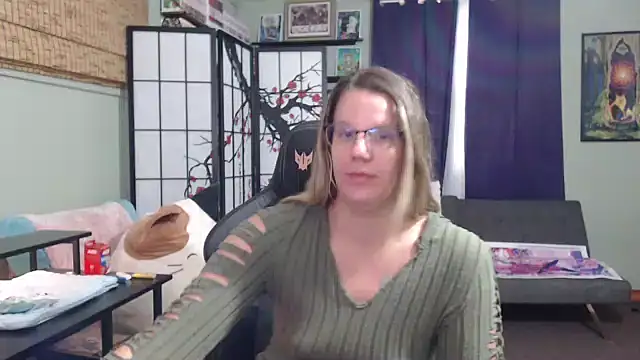 Sarahtineke online show from October 23, 6:25 pm