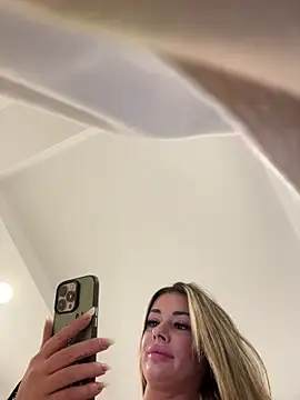 IsabellaEtthan online show from December 17, 6:45 pm