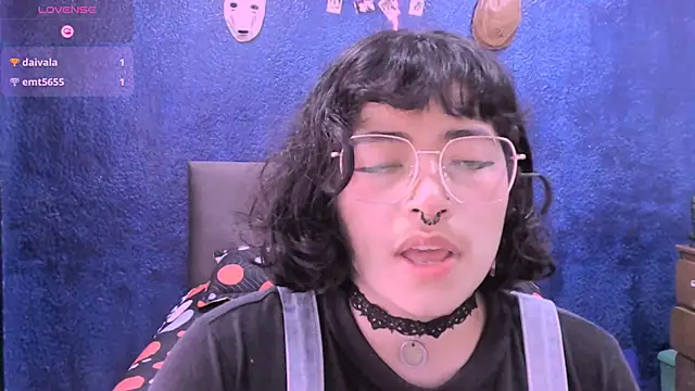 NinaYellow online show from November 12, 2:37 pm