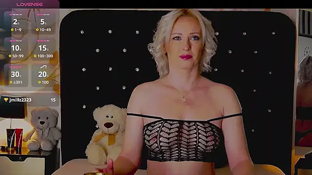 OliviaShaw23 online show from February 10, 9:07 pm