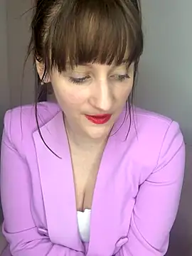 Snapshot of victoirenextdoor chatting on October 19, 5:37 pm victoirenextdoor online show from October 19, 5:37 pm