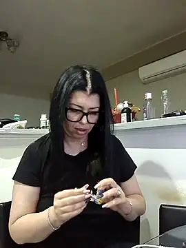 Milf Abigail online show from October 31, 4:03 am