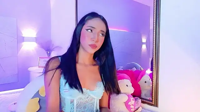 AbrilBrent online show from December 17, 8:57 pm