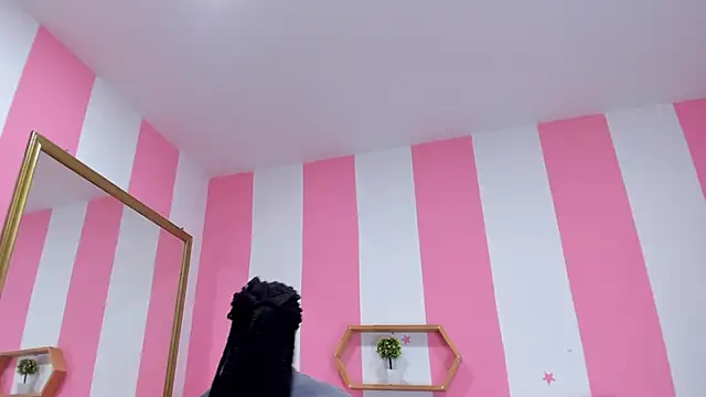 ISABELLA 020 online show from October 14, 12:08 pm