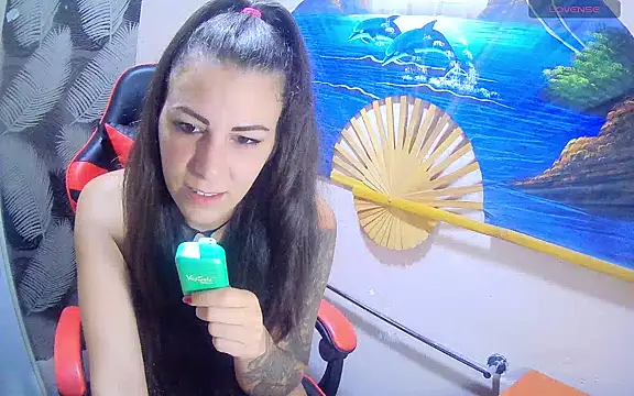 Snapshot of Catbaby32 chatting on October 12, 8:22 pm Catbaby32 online show from October 12, 8:22 pm