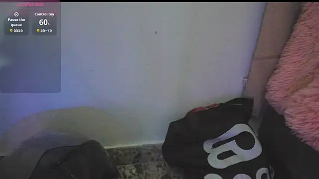 Kylie2211 online show from February 25, 3:16 am