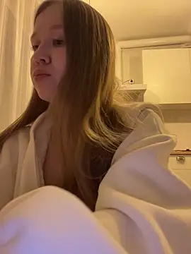 Eva Weyne online show from February 17, 10:42 pm