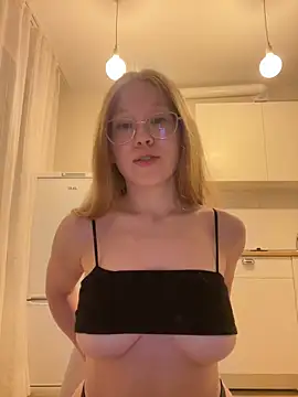 Eva Weyne online show from September 29, 8:14 pm