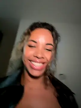 Snapshot of Brunettexio chatting on October 17, 11:52 pm Brunettexio online show from October 17, 11:52 pm