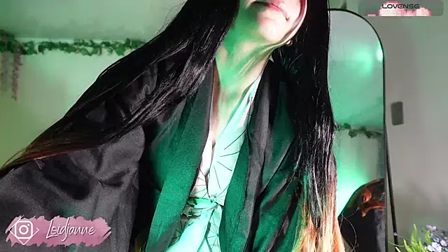 loIijanne online show from November 26, 12:00 am