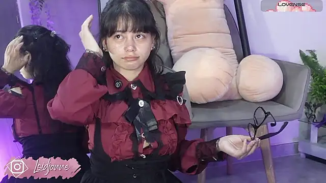 loIijanne online show from February 23, 12:00 am