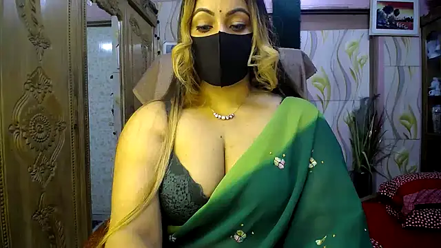 Snapshot of SeductiveMahira chatting on September 22, 5:11 pm SeductiveMahira online show from September 22, 5:11 pm