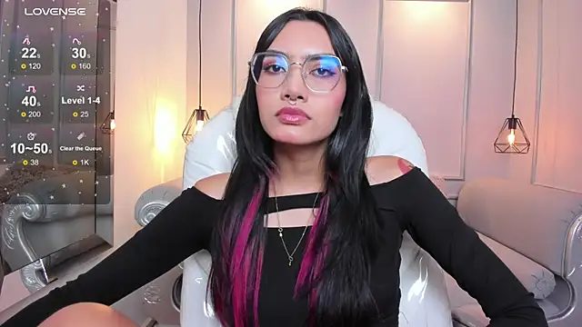 AzuraKindong online show from September 8, 7:24 pm