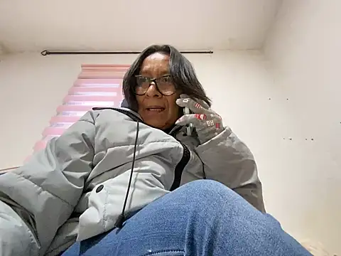 sweeviolet online show from February 5, 4:54 pm