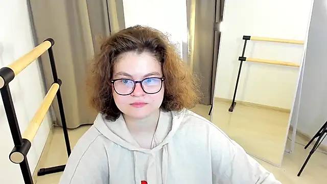 Sashy Way online show from September 17, 9:13 pm