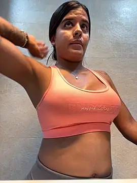 Snapshot of EmelyRogers chatting on October 6, 5:29 pm EmelyRogers online show from October 6, 5:29 pm