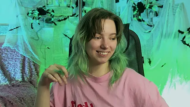 Snapshot of RocKStone_ chatting on October 27, 8:21 am RocKStone  online show from October 27, 8:21 am