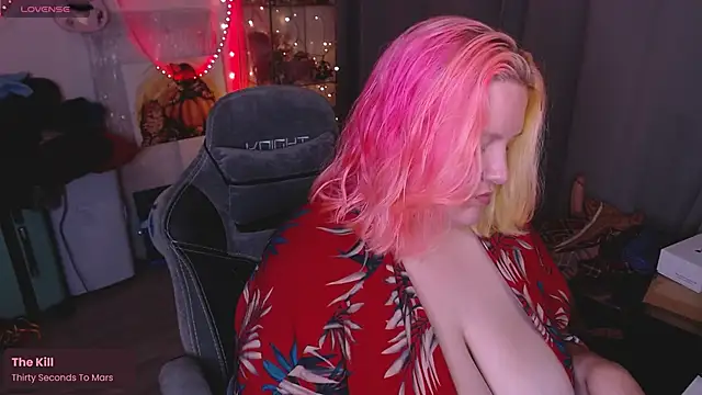 lissamuff online show from October 17, 9:45 am