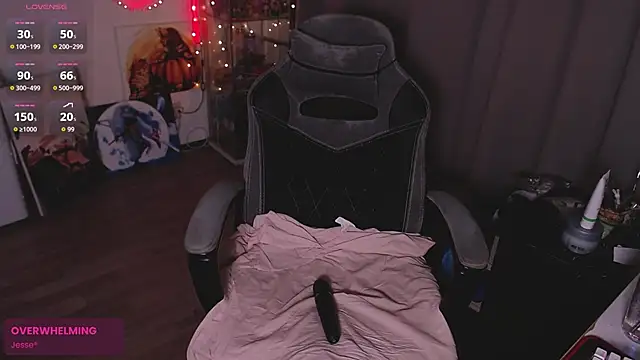 lissamuff online show from February 28, 5:23 pm